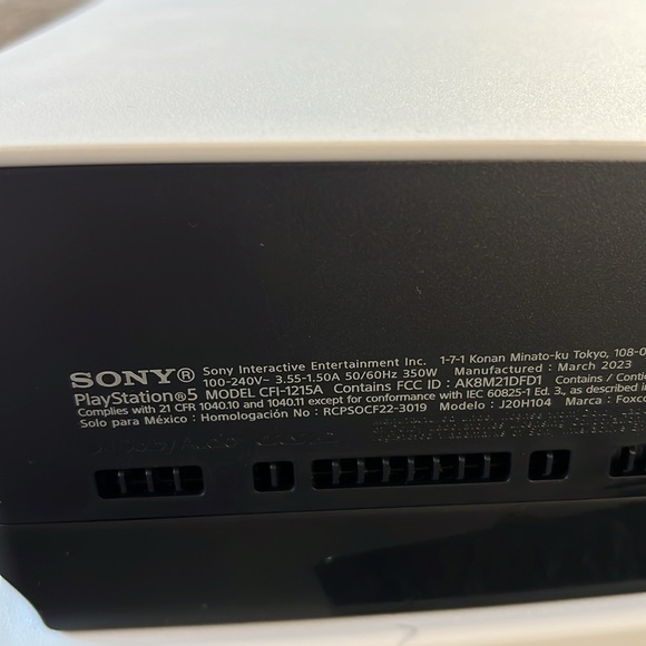 PS5 and controller! - Picture 5 of 11